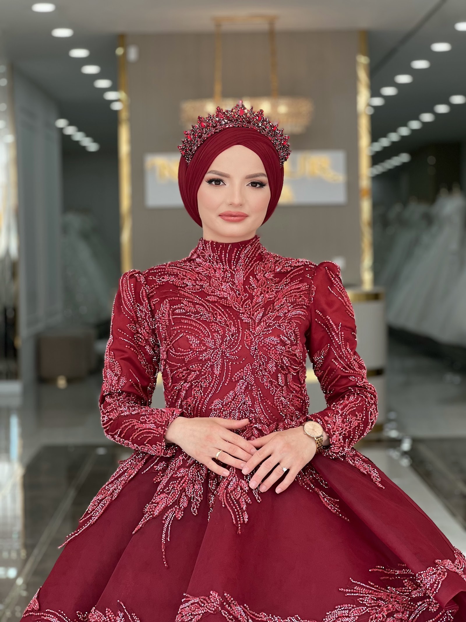 Nisanur Moda Evi Düzce | Gelinlik | Kaftan | Nişanlık | Kınalık | Tesettür Gelin Başı | Kuaför kır düğünü mekanı — Merkez
